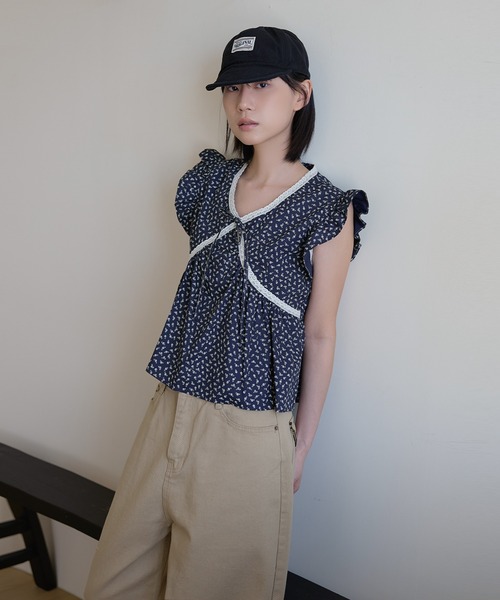 UNE MANSION（ユヌマンション）の「バイカラーレーストリミング花柄ラブリーフリルブラウス（Tシャツ/カットソー・レディース・ネイビー/ベージュ・FREE）」の7枚目の写真