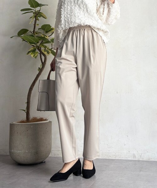 un dix cors（アンディコール）の「360度ストレッチテーパードパンツ（その他パンツ・レディース・グレイッシュベージュ/ブラック/イエロー/ネイビー・FREE）」の2枚目の写真