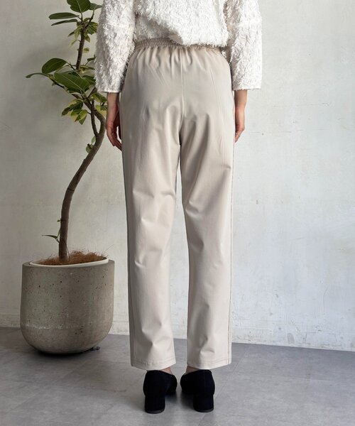 un dix cors（アンディコール）の「360度ストレッチテーパードパンツ（その他パンツ・レディース・グレイッシュベージュ/ブラック/イエロー/ネイビー・FREE）」の13枚目の写真