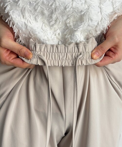 un dix cors（アンディコール）の「360度ストレッチテーパードパンツ（その他パンツ・レディース・グレイッシュベージュ/ブラック/イエロー/ネイビー・FREE）」の15枚目の写真