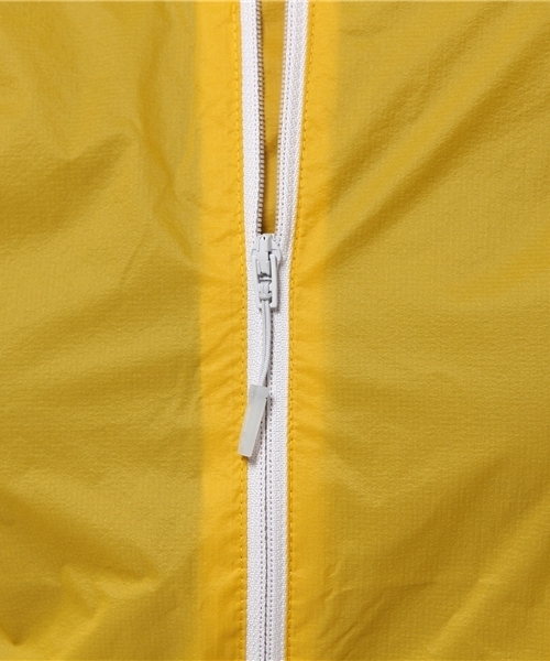 MARMOT(マーモット)の「フライトライトジャケット(FLIGHT LIGHT JACKET)四角友里コラボレーションモデル(マウンテンパーカー・レディース・イエロー・MEDIUM/SMALL/LARGE/X-LARGE)」の8枚目の写真