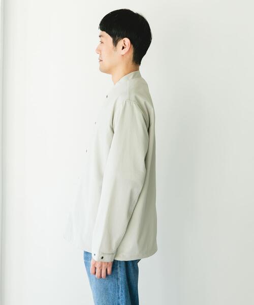 URBAN RESEARCH DOORS(アーバンリサーチドアーズ)の「『イージーケア/速乾/UVカット』クイックドライ ノーカラーライトブルゾン(ブルゾン・メンズ・ホワイト系その他/グリーン/チャコールグレー・LARGE/MEDIUM)」の5枚目の写真