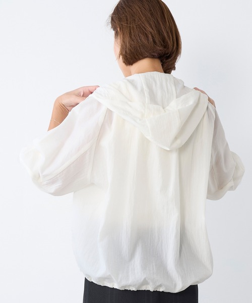 MICA&DEAL（マイカ＆ディール）の「シアーフーデットブルゾン（その他アウター・レディース・グレイッシュベージュ/ブラック/オフホワイト・FREE）」の6枚目の写真