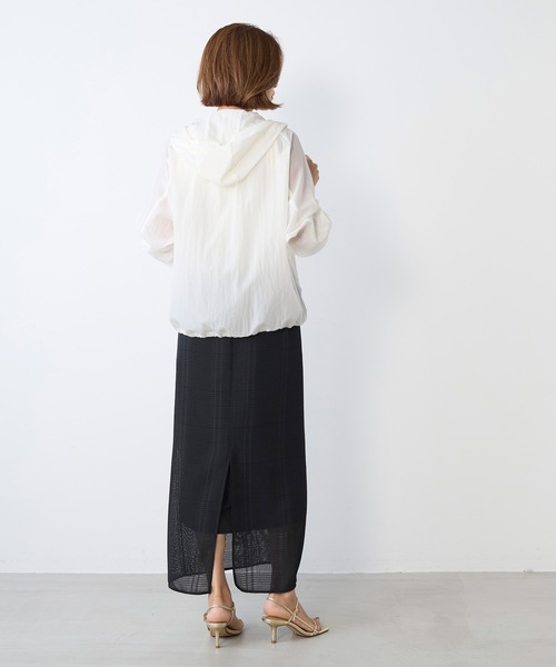 MICA&DEAL（マイカ＆ディール）の「シアーフーデットブルゾン（その他アウター・レディース・グレイッシュベージュ/ブラック/オフホワイト・FREE）」の12枚目の写真