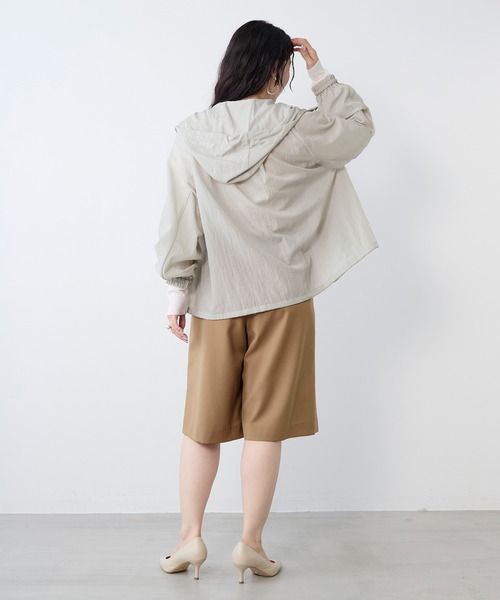 MICA&DEAL（マイカ＆ディール）の「シアーフーデットブルゾン（その他アウター・レディース・グレイッシュベージュ/ブラック/オフホワイト・FREE）」の22枚目の写真