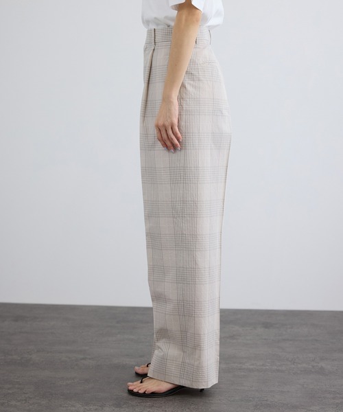 SALON adam et rope'（サロン アダム エ ロペ）の「エンザイムコットンスラックス / FABRICA（スラックス・レディース・ベージュ・M/S）」の4枚目の写真