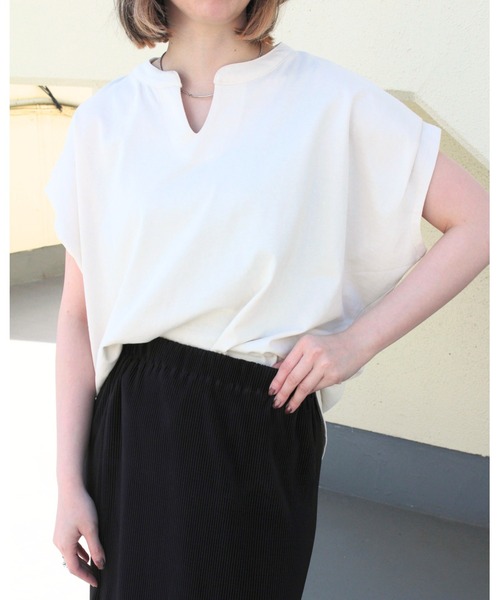 amini(アミニ)の「キーネックフレンチスリーブカットソー(Tシャツ/カットソー・レディース・アイボリー/ブラック/チャコールグレー/ピンク・MEDIUM)」の3枚目の写真