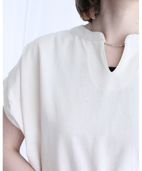 amini(アミニ)の「キーネックフレンチスリーブカットソー(Tシャツ/カットソー・レディース・アイボリー/ブラック/チャコールグレー/ピンク・MEDIUM)」の5枚目の写真