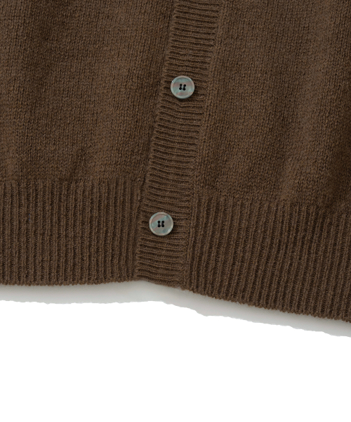 KNITTED(ニッティド)の「シェギドック ウール100% ラウンドカーディガン ブラウン(カーディガン/ボレロ・レディース・その他・MEDIUM/LARGE/X-LARGE)」の6枚目の写真