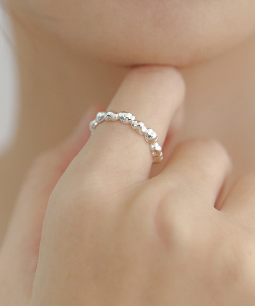 BYWEEKEND(バイウィーケンド)の「Seed heart ring(リング・レディース・シルバー・FREE)」の4枚目の写真