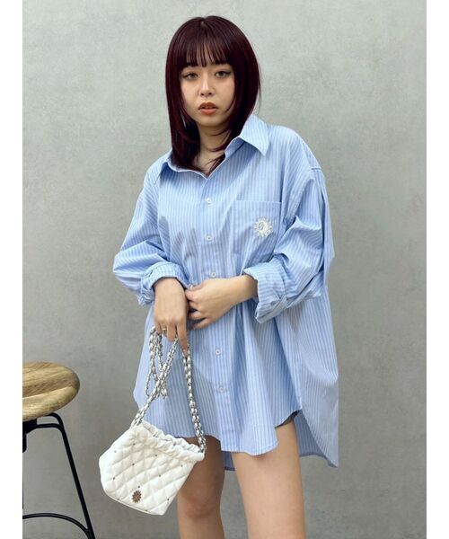 EVRIS（エヴリス）の「SUNNYオーバーサイズシャツ（シャツ/ブラウス・レディース・ブルー/グレー/イエロー・FREE）」の2枚目の写真