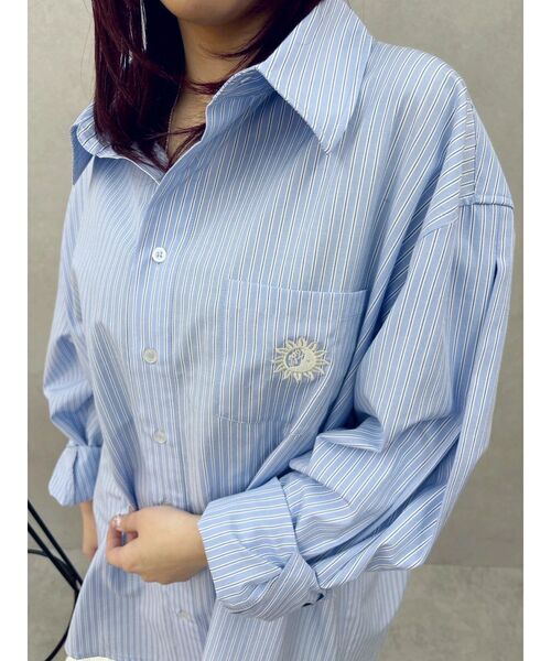 EVRIS（エヴリス）の「SUNNYオーバーサイズシャツ（シャツ/ブラウス・レディース・ブルー/グレー/イエロー・FREE）」の13枚目の写真