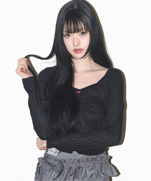 ILLIGO(イリゴ)の「ローズシャーリングロングスリーブブラック(Tシャツ/カットソー・レディース・その他・OS)」の1枚目の写真