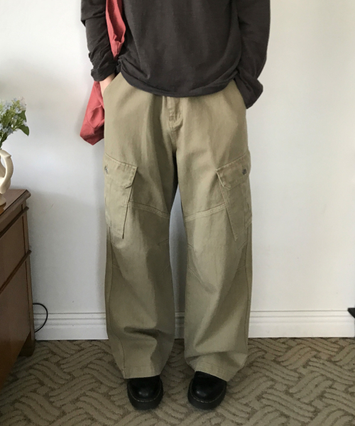LEIRE（ルアール）の「ガーメントダイカーブカーゴパンツ[ベージュ]（デニムパンツ・メンズ・その他・MEDIUM/LARGE/X-LARGE）」の2枚目の写真