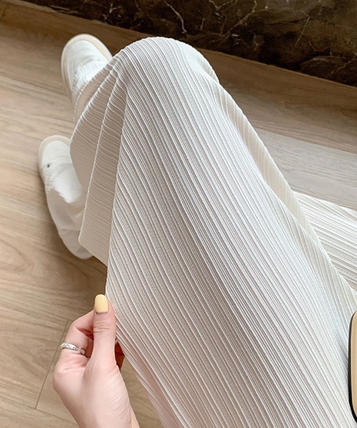 mielu(ミエル)の「ウエストゴムプリーツルーズパンツ(その他パンツ・レディース・グレー/グリーン/アイボリー/ブラック/ベージュ・LARGE/MEDIUM)」の6枚目の写真