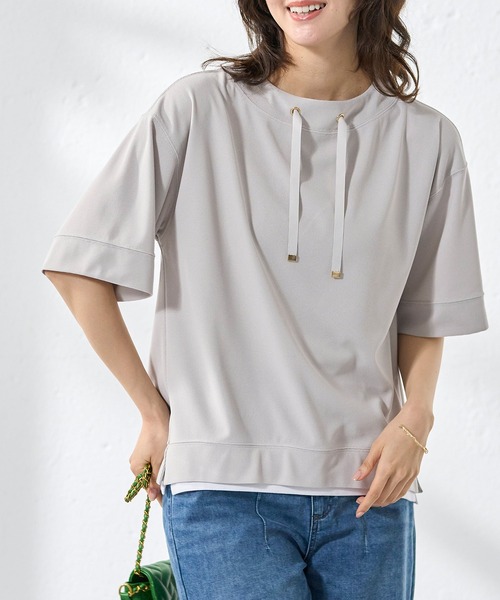 BELLUNA PLUS(ベルーナ)の「ワイドネックデザイン重ね着風プルオーバー(Tシャツ/カットソー・レディース・グリーン/ライトグレー/イエロー/ネイビー・LARGE/MEDIUM/X-LARGE)」の1枚目の写真