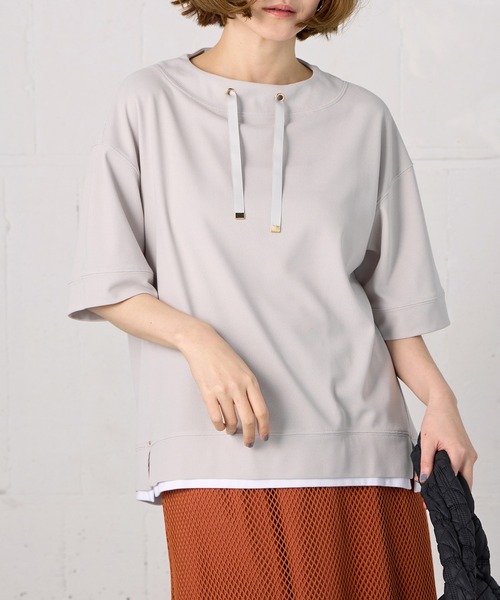 BELLUNA PLUS(ベルーナ)の「ワイドネックデザイン重ね着風プルオーバー(Tシャツ/カットソー・レディース・グリーン/ライトグレー/イエロー/ネイビー・LARGE/MEDIUM/X-LARGE)」の8枚目の写真