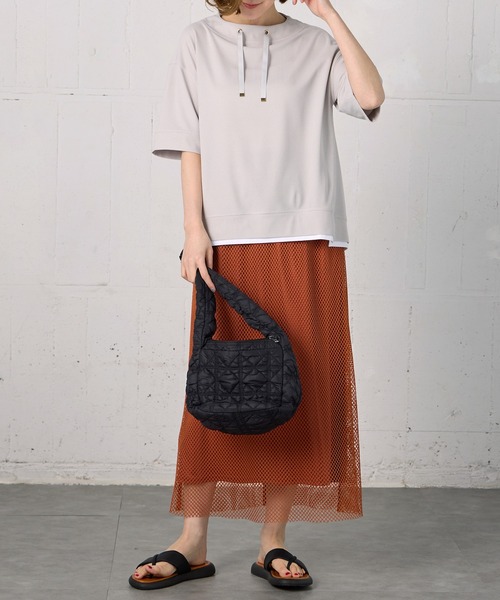 BELLUNA PLUS(ベルーナ)の「ワイドネックデザイン重ね着風プルオーバー(Tシャツ/カットソー・レディース・グリーン/ライトグレー/イエロー/ネイビー・LARGE/MEDIUM/X-LARGE)」の10枚目の写真