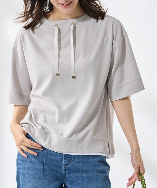 BELLUNA PLUS(ベルーナ)の「ワイドネックデザイン重ね着風プルオーバー(Tシャツ/カットソー・レディース・グリーン/ライトグレー/イエロー/ネイビー・LARGE/MEDIUM/X-LARGE)」の6枚目の写真