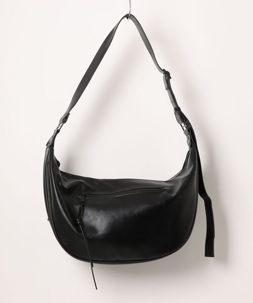 Chikashitsu +(チカシツプラス)の「【Chikashitsu +】half moon crossbody bag / 【チカシツプラス】ハーフムーンクロスボディーショルダーバッグ(ショルダーバッグ・メンズ・ブラック・ONE SIZE)」の10枚目の写真