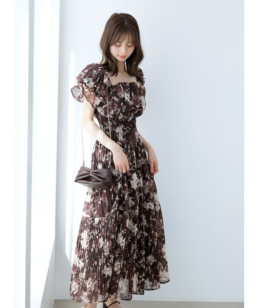 SNIDEL(スナイデル)の「Sustainableオフショルギャザーワンピース(ワンピース・レディース・ライトピンク/ブラウン/イエロー・0/1/00)」の15枚目の写真
