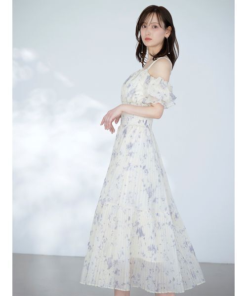 SNIDEL(スナイデル)の「Sustainableオフショルギャザーワンピース(ワンピース・レディース・ライトピンク/ブラウン/イエロー・0/1/00)」の17枚目の写真