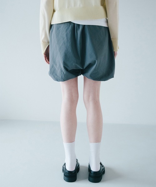 soduk(スドーク)の「【soduk】26SS新作 balloon short trousers / バルーンショートトラウザー(デニムパンツ・レディース・グレー/グレー系その他/ブラック・ONE SIZE)」の6枚目の写真