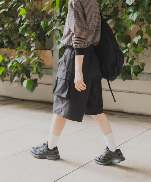 URBAN RESEARCH DOORS（アーバンリサーチドアーズ）の「『スタッフ企画』ハーフカーゴパンツ（その他パンツ・レディース・ブラック/ベージュ・MEDIUM/SMALL）」の2枚目の写真