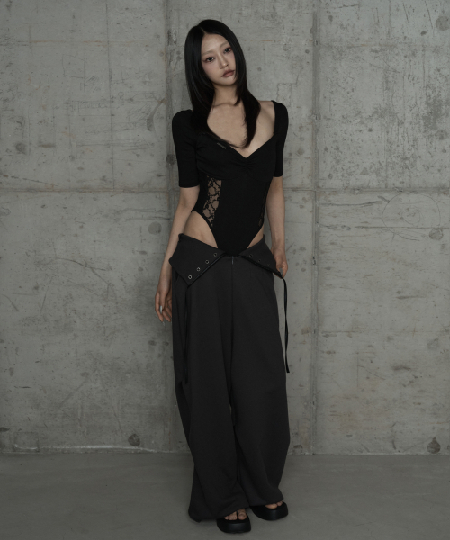 ETRE AU SOMMET(エトレオソメ)の「Bust Line Lace Bodysuit (Black)(Tシャツ/カットソー・レディース・ブラック・FREE)」の6枚目の写真
