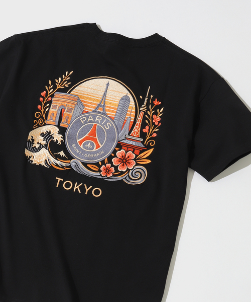 PARIS SAINT-GERMAIN(パリサンジェルマン)の「【Paris Saint-Germain / パリ・サン=ジェルマン】 JP URBAN MIRAGE TEE(Tシャツ/カットソー・メンズ・ブラウン/ネイビー/ホワイト/ブラック・LARGE/X-LARGE/MEDIUM/SMALL)」の2枚目の写真