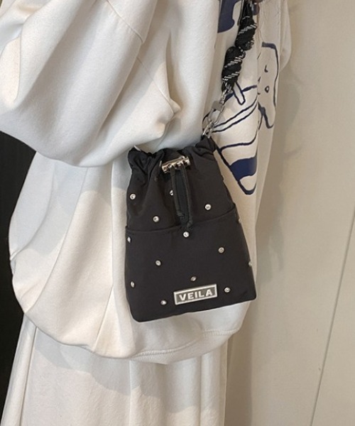 boemy(ボエミー)の「ビジューデザイン ミニショルダーバッグ(ショルダーバッグ・レディース・ブラック/イエロー/ベージュ/ピンク・FREE)」の1枚目の写真