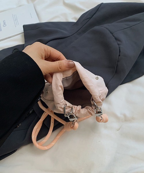 boemy(ボエミー)の「ビジューデザイン ミニショルダーバッグ(ショルダーバッグ・レディース・ブラック/イエロー/ベージュ/ピンク・FREE)」の16枚目の写真