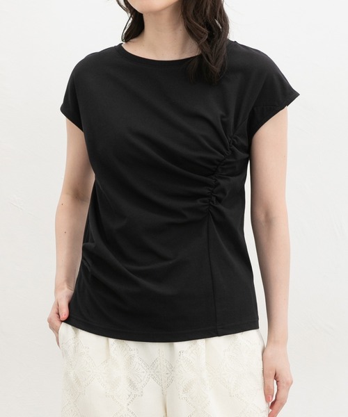 Honeys(ハニーズ)の「【ハニさら・接触冷感・UVカット】アシメギャザートップス(Tシャツ/カットソー・レディース・ダークブラウン系1/ブラック/グレイッシュベージュ・L/LL/M/S)」の2枚目の写真