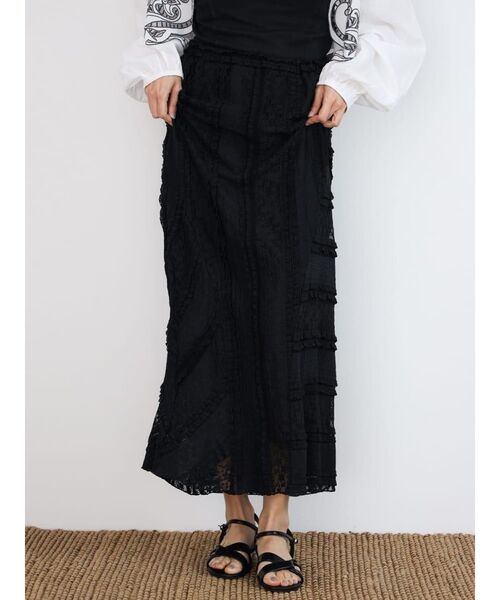 FIKA.(フィーカ)の「Lace panel frill skirt(スカート・レディース・ブラック/オフホワイト・MEDIUM)」の5枚目の写真