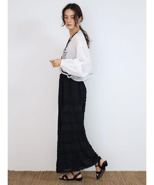FIKA.(フィーカ)の「Lace panel frill skirt(スカート・レディース・ブラック/オフホワイト・MEDIUM)」の6枚目の写真