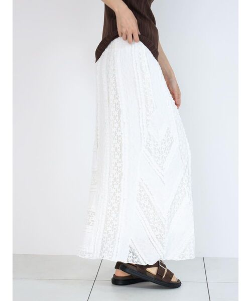 FIKA.(フィーカ)の「Lace panel frill skirt(スカート・レディース・ブラック/オフホワイト・MEDIUM)」の11枚目の写真