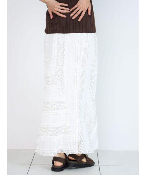 FIKA.(フィーカ)の「Lace panel frill skirt(スカート・レディース・ブラック/オフホワイト・MEDIUM)」の15枚目の写真