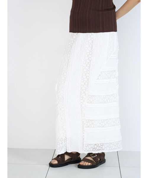 FIKA.(フィーカ)の「Lace panel frill skirt(スカート・レディース・ブラック/オフホワイト・MEDIUM)」の17枚目の写真