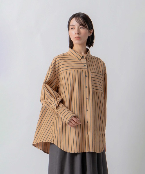 Kelen(ケレン)の「「KELEN / ケレン」釦ダウンデザインストライプシャツ(シャツ/ブラウス・レディース・サックスブルー/ベージュ/ライトベージュ・S/M)」の1枚目の写真