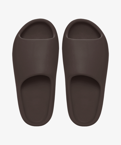 Yeezy(イージー)の「YS-01 Chocolate(サンダル・レディース・その他・13/12/11/10/9/8)」の2枚目の写真