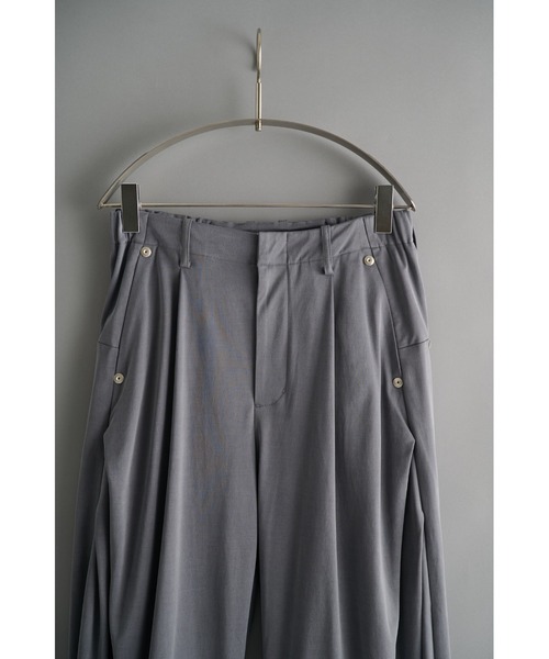 CONZ(コンズ)の「curve leg trousers cupra jersey/バレルレッグシルエット/バルーンシルエット/シーズンレス/NVRFRGT(スラックス・メンズ・ブラウン/ブラック/グレー・1/2/3)」の19枚目の写真