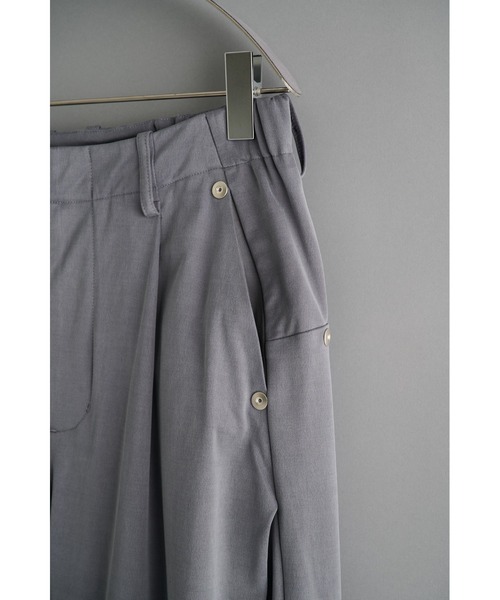 CONZ(コンズ)の「curve leg trousers cupra jersey/バレルレッグシルエット/バルーンシルエット/シーズンレス/NVRFRGT(スラックス・メンズ・ブラウン/ブラック/グレー・1/2/3)」の22枚目の写真