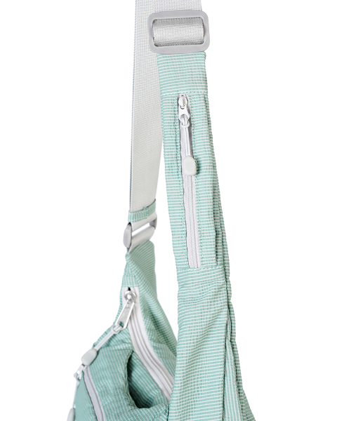 FENNEC（フェネック）の「AIRY SLING BAG - MINT（ショルダーバッグ・レディース・その他・FREE）」の7枚目の写真