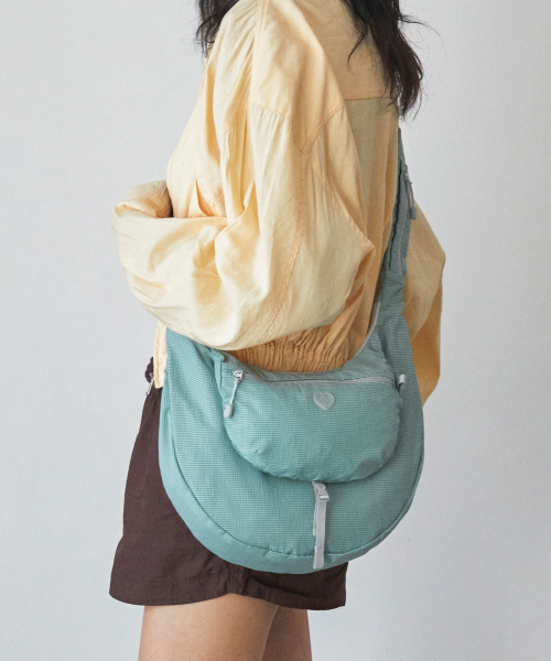 FENNEC（フェネック）の「AIRY SLING BAG - MINT（ショルダーバッグ・レディース・その他・FREE）」の10枚目の写真