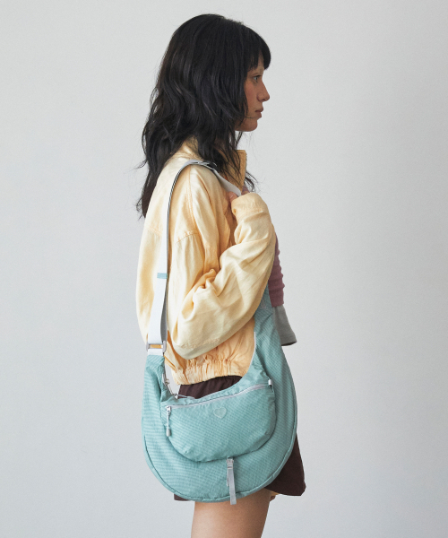 FENNEC（フェネック）の「AIRY SLING BAG - MINT（ショルダーバッグ・レディース・その他・FREE）」の11枚目の写真