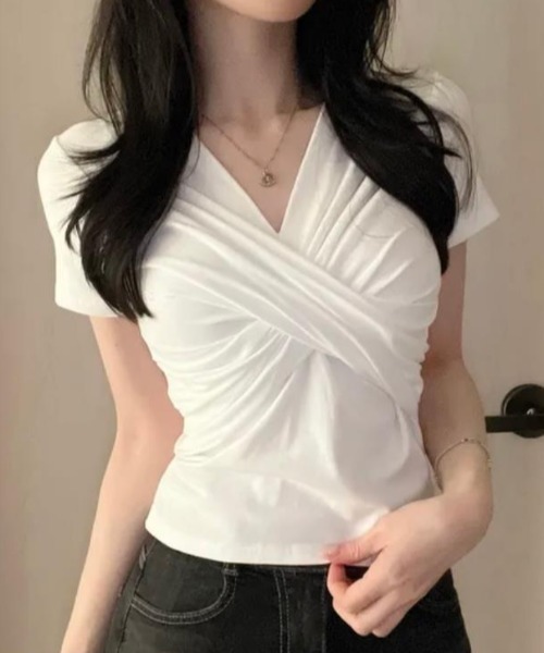 semplice(センプリチェ)の「Tシャツ【韓国ファッション】(Tシャツ/カットソー・レディース・ホワイト/ベージュ/ブラック・F)」の11枚目の写真
