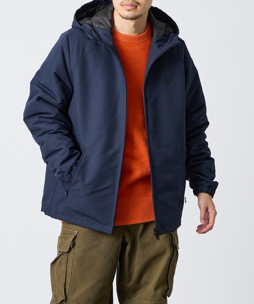 FRED PERRY（フレッドペリー）の「【WEB先行予約】[FRED PERRY/フレッドペリー] 別注 パデッド フード刺繍シェルジャケット（ブルゾン・レディース・ネイビー/ダークグリーン/ブラック・XL/M/L/S）」の9枚目の写真