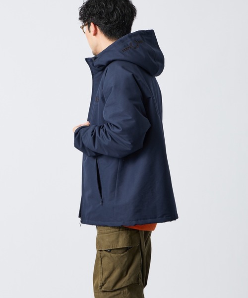 FRED PERRY（フレッドペリー）の「【WEB先行予約】[FRED PERRY/フレッドペリー] 別注 パデッド フード刺繍シェルジャケット（ブルゾン・レディース・ネイビー/ダークグリーン/ブラック・XL/M/L/S）」の11枚目の写真