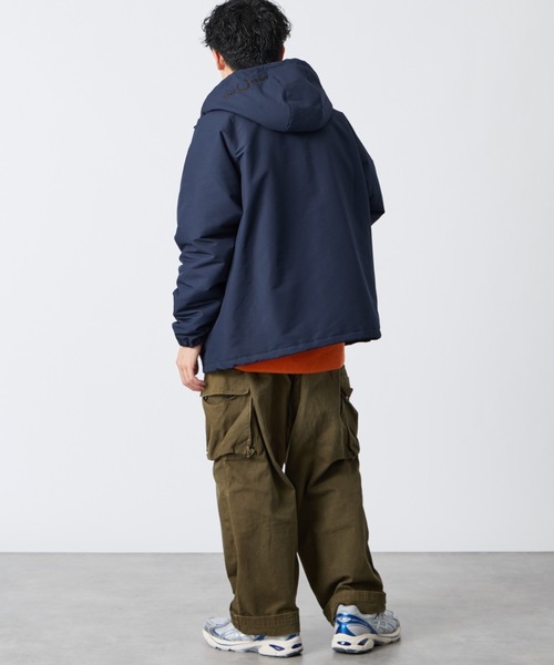 FRED PERRY（フレッドペリー）の「【WEB先行予約】[FRED PERRY/フレッドペリー] 別注 パデッド フード刺繍シェルジャケット（ブルゾン・レディース・ネイビー/ダークグリーン/ブラック・XL/M/L/S）」の16枚目の写真