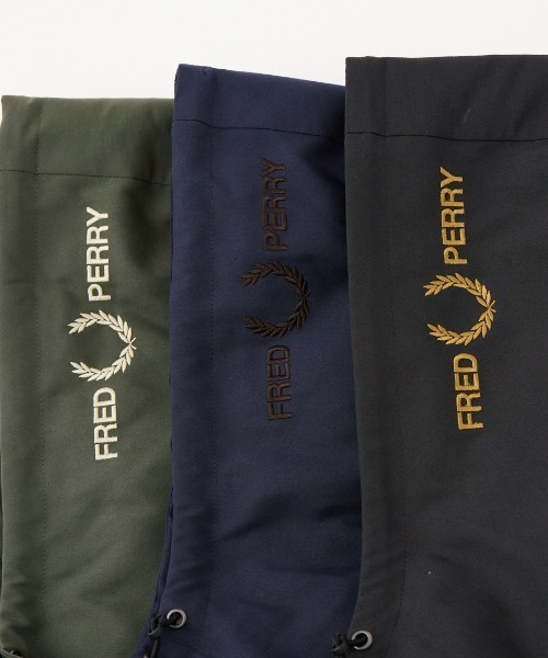 FRED PERRY（フレッドペリー）の「【WEB先行予約】[FRED PERRY/フレッドペリー] 別注 パデッド フード刺繍シェルジャケット（ブルゾン・レディース・ネイビー/ダークグリーン/ブラック・XL/M/L/S）」の22枚目の写真